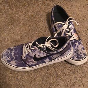 Nike tye-dye skate shoes